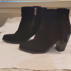 Jessica Simpson black suade fringe booties